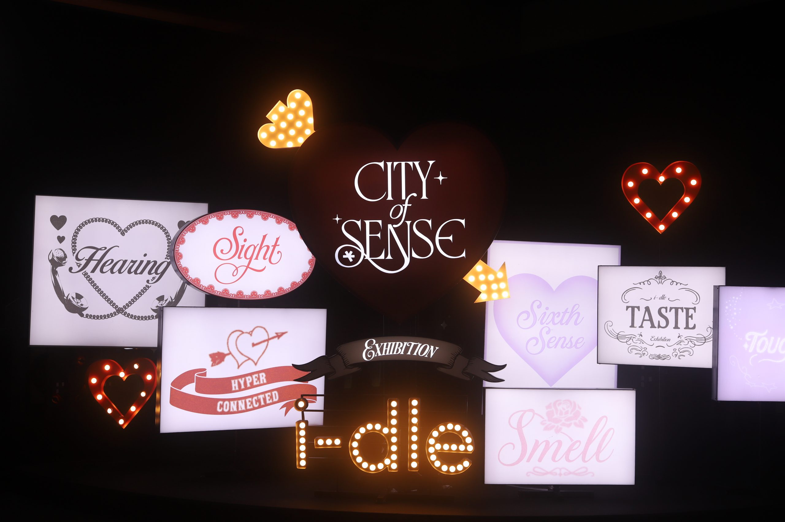 「I-DLE 台北展覽《CITY of SENSE》登場！沉浸式空間引爆粉絲朝聖」